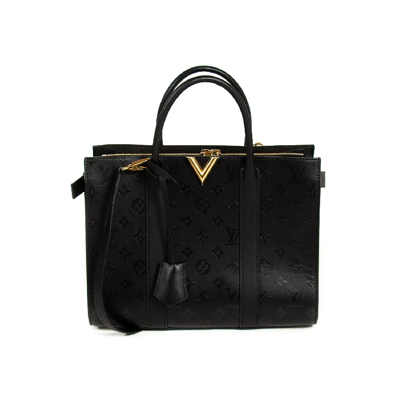 Shoulder bags with chain straps for a bold and luxurious finish -Louis Vuitton Very Tote MM Tote Bag